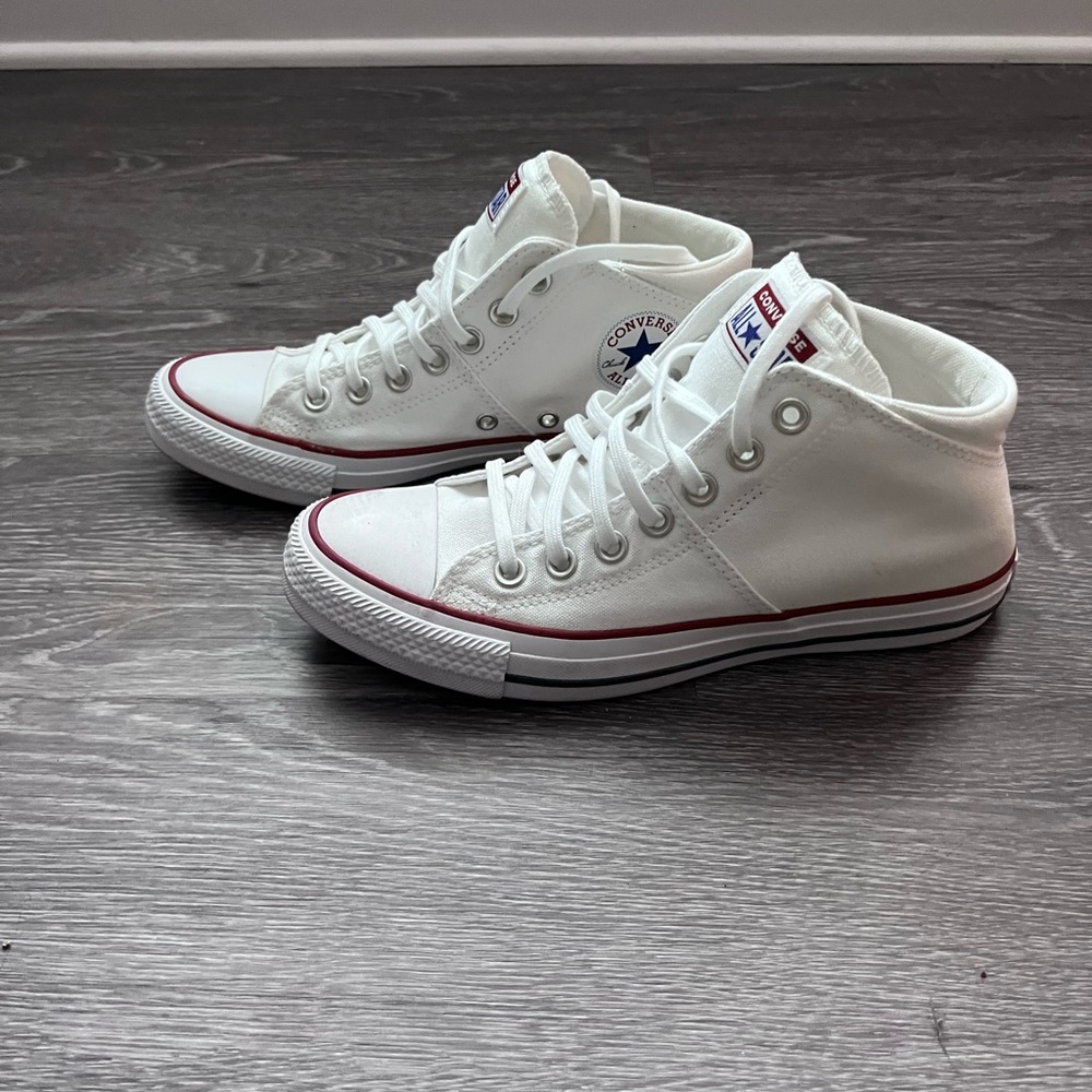 Converse Classic Ankle Sneakers Women’s Size 8
